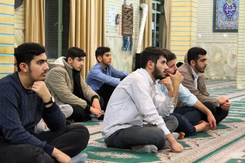 تصاویر/ جلسه اخلاق طلاب خوی با حجت الاسلام والمسلمین  همتیان