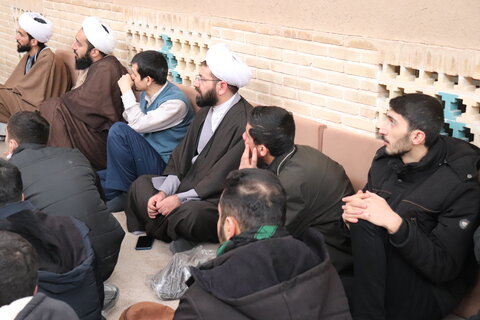 نشست اساتید و طلاب مدرسه علمیه امام خامنه‌ای ارومیه با استاد تحریری