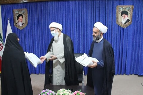 تجلیل از مدیران مدارس علمیه خواهران استان بوشهر به مناسبت روز زن
