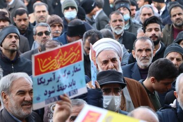 تصاویر/ راهپیمایی مردم بروجرد در محکومیت نشریه فرانسوی