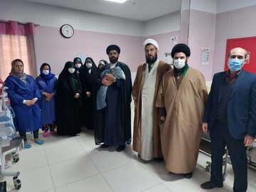 تصاویر / تجلیل از مادران و پرستاران توسط روحانیون همدانی