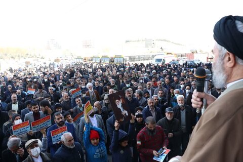راهپیمایی مردم بروجرد در محکومیت نشریه فرانوسوی