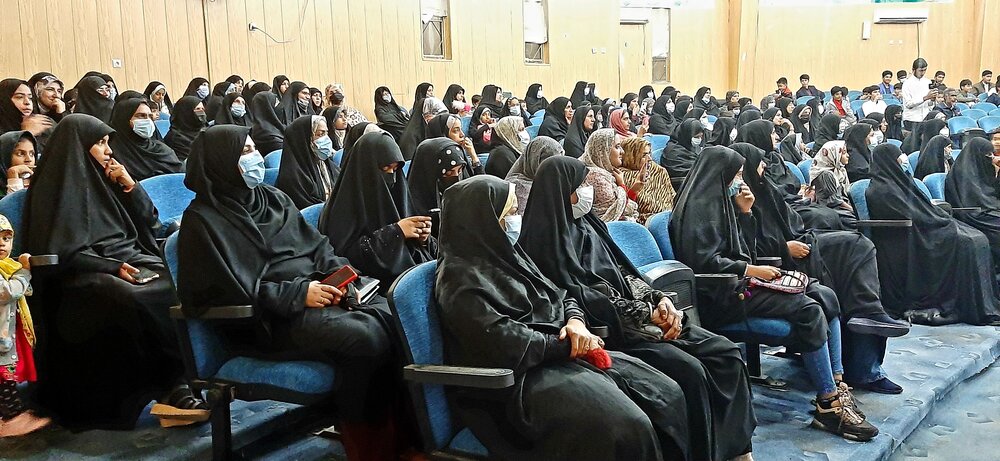 گزارش تصویری / جشن میلاد حضرت زهرا (س) در مدرسه علمیه امام علی (ع) میناب