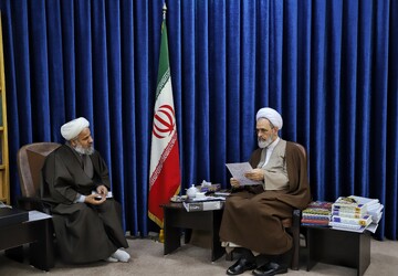 تقویت بنیه علمی و ضرورت آشنایی طلاب با مبانی انقلاب و ارزش های دفاع مقدس