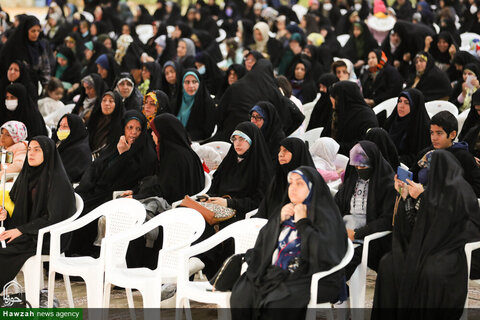 بالصور/ لقاء آية الله الأعرافي مع النساء الفاطميات في مدينة نجف آباد