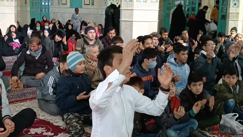 مراسم جشن ولادت حضرت زهرا (س) با حضور جوانان افغانستانی مقیم قم