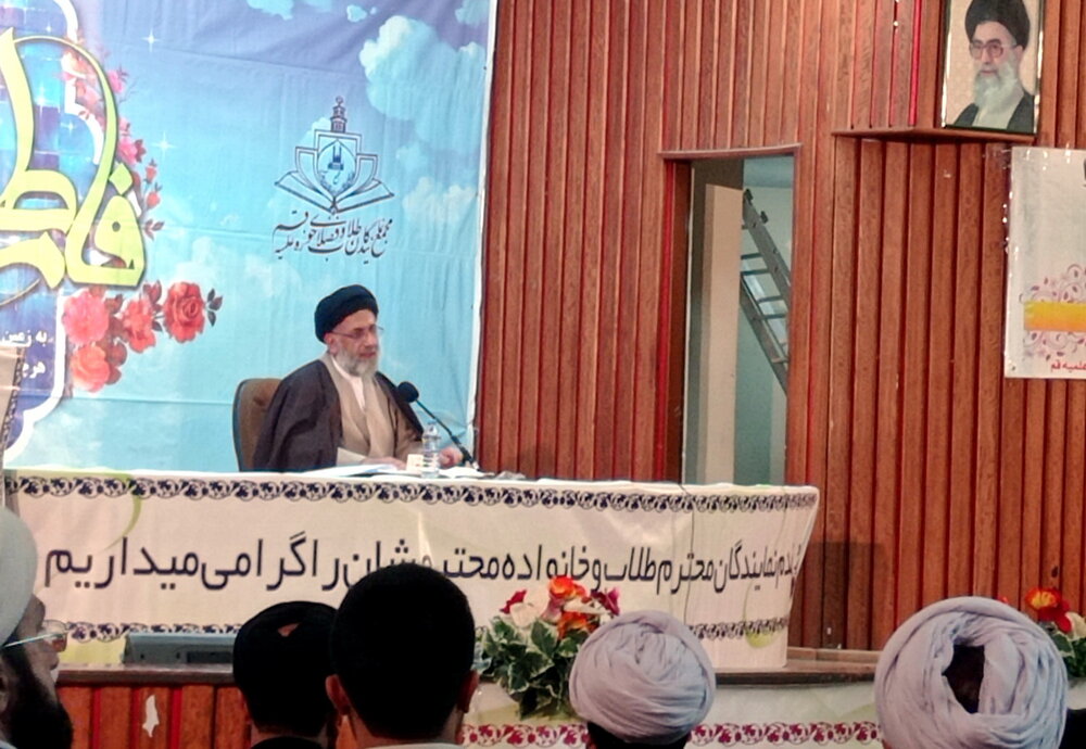 تأسیس دفتر اجتماعی-سیاسی حوزه از برکات مجمع نمایندگان طلاب است