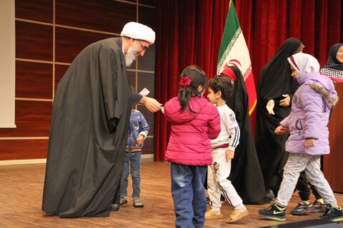 همایش تجلیل از مادران جوان چند فرزندی سراسر استان بوشهر با عنوان «نشان مادری»