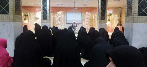 مراسم جشن میلاد حضرت زهرا در مدرسه علمیه خواهران کنگان