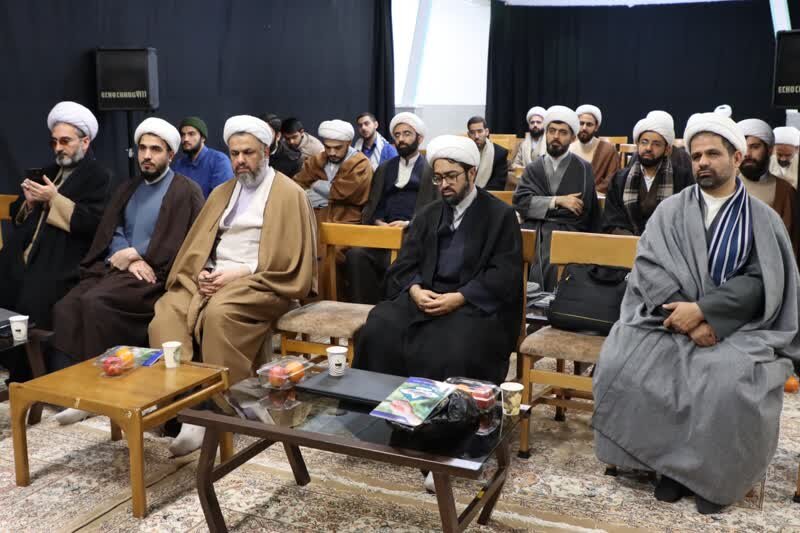 گزارشی از دومین نشست مسئولان دارالقرآن های مدارس علمیه سطح یک استان قم