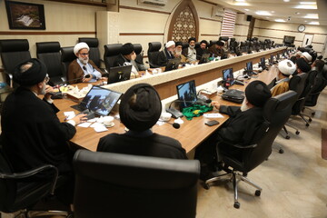 تصاویر/ نشست هم اندیشی تعامل بین حوزه علمیه قم و نجف اشرف