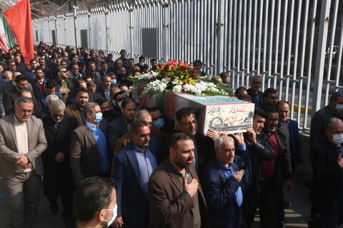 تشییع و تدفین شهید گمنام در استانداری اصفهان