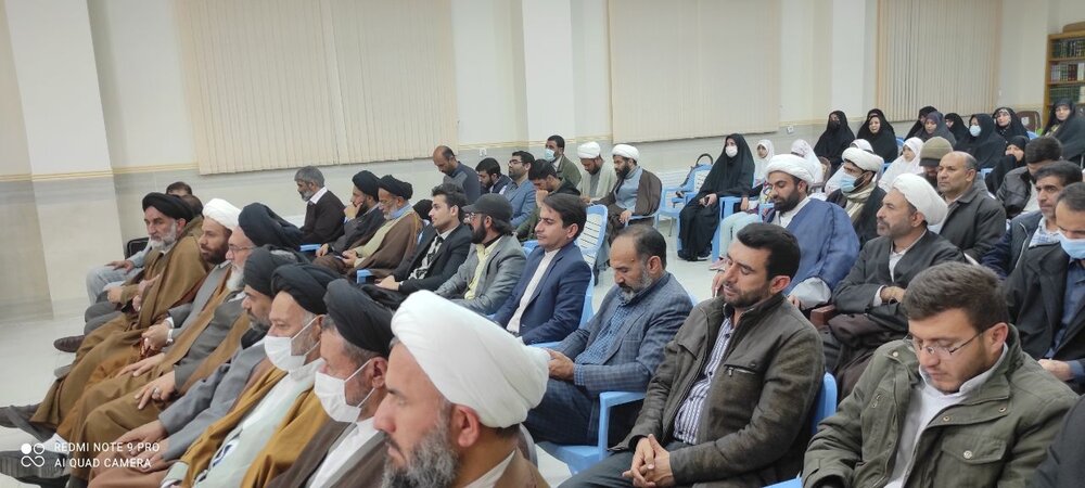 عواقب بدحجابی را با زبان شعر به زنان و دختران گوشزد کنید