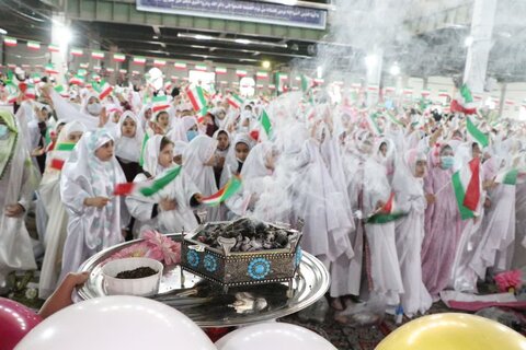 جشن تکلیف ۲ هزار نفری دانش آموزان دختر در بروجرد