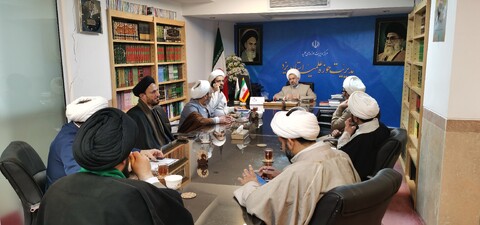 نشست هماهنگی برگزاری برنامه های دهه فجر در حوزه علمیه یزد