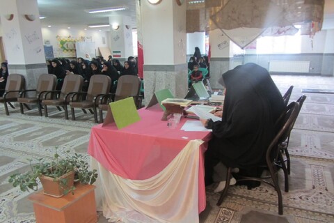 تصاویر/ جشنواره قرآن و عترت ناحیه مقاومت بسیج در مدرسه علمیه الزهرا (س) شاهین دژ