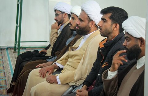 تصاویر/ آغاز به کار ترمیم و بازسازی منازل محرومین با حضور نمایندگان ولی فقیه در هرمزگان در مدرسه علمیه ولیعصر رودان شهرستان رودان