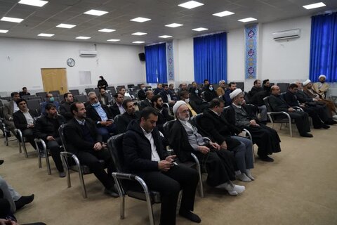 دیدار مشاوران وزرا و دستگاه‌های اجرایی در امور ایثارگران با نماینده ولی‌فقیه در استان‌ لرستان