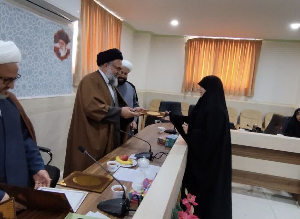 حفظ ارزشها و تخلّق به اخلاق اسلامی و الهی، خواسته خداوند از بشر است