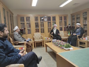 نشست هم اندیشی مدیران مراکز اسنادی قم در حرم حضرت معصومه(س) برگزار شد