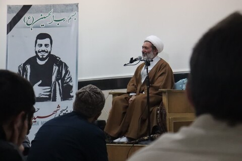 تصاویر/ دیدار طلاب مدرسه علمیه امام خمینی ارومیه با مسئول دفتر سیاسی و اجتماعی حوزه های علمیه