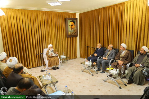 بالصور/ وزير الداخلية الإيراني يلتقي بمراجع الدين والعلماء بمدينة قم المقدسة