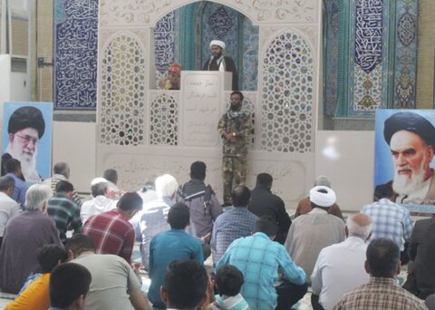 تصاویر/  اقامه نماز عبادی سیاسی جمعه در شهرستان جاسک
