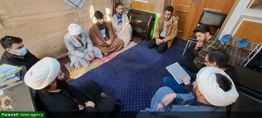 بازدید مسئول بسیج طلاب و روحانیون استان همدان از پایگاه بسیج مدرسه آیت الله آخوند(ره)