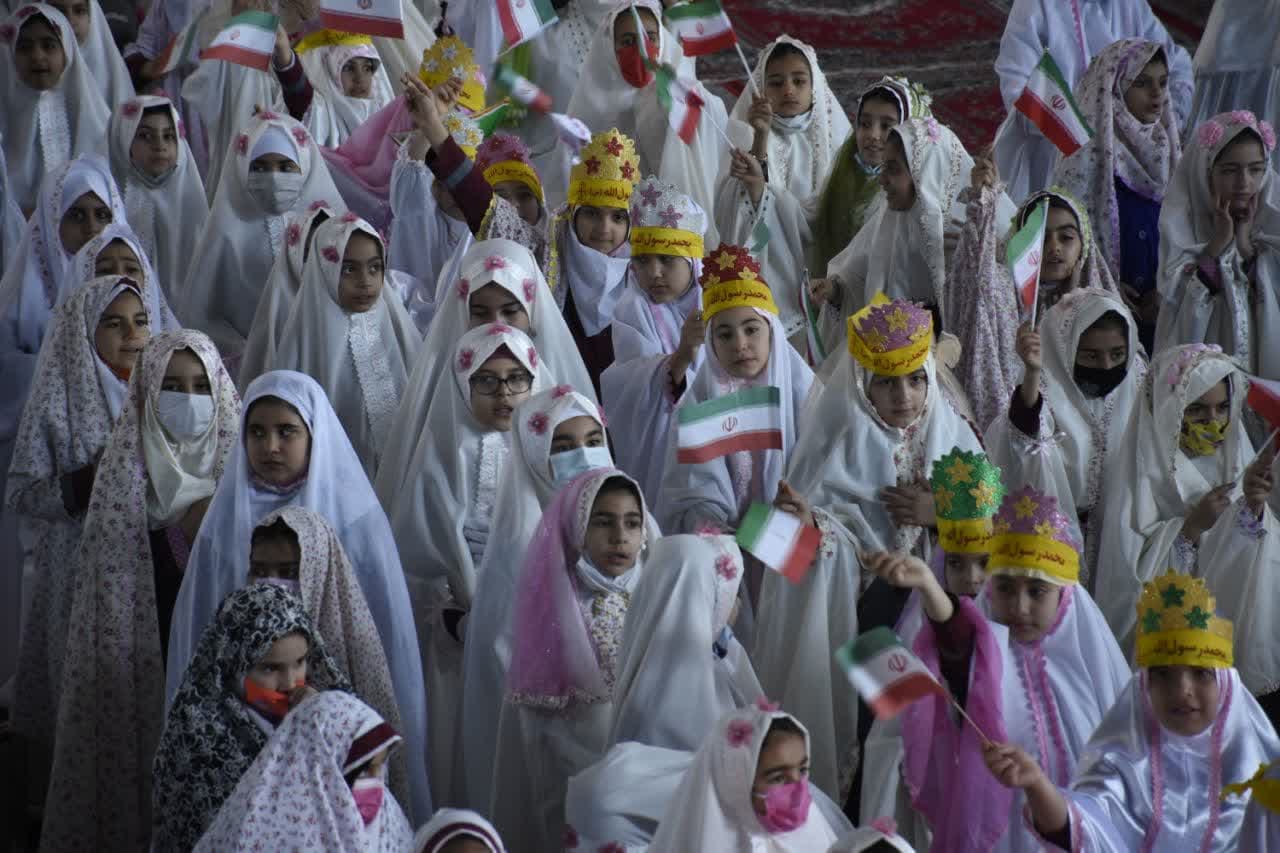 تصاویر/ مراسم جشن تکلیف دانش آموزان مدارس روستایی بروجرد