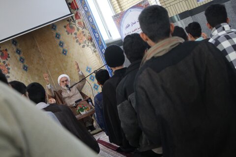 تصاویر/ درس اخلاق در مدرسه علمیه حضرت اباالفضل (ع) بندرعباس