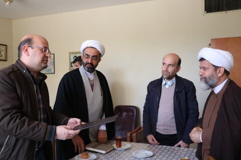 تصاویر| دیدار مدیر حوزه علمیه فارس با رئیس انجمن ارامنه شیراز