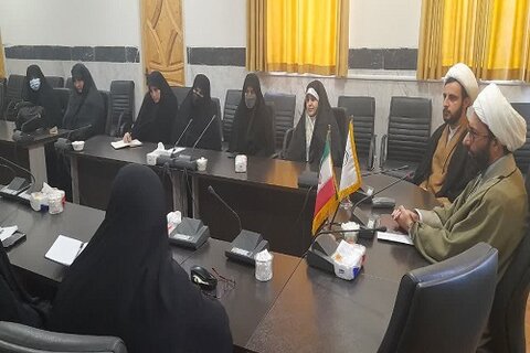 جلسه هیئت اندیشه ورز خواهران نخبه حوزوی کرمانشاه