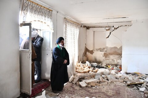 تصاویر/ بازدید نماینده ولی فقیه در آذربایجان‌غربی از مناطق زلزله