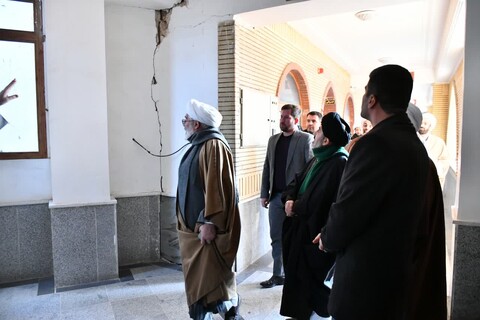 تصاویر/ بازدید نماینده ولی فقیه در آذربایجان غربی از آسیب های زلزله اخیر به مدرسه علمیه خوی