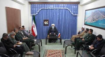 تصاویر/ دیدار کارکنان دفتر نمایندگی ولی فقیه در سپاه بوشهر با نماینده ولی فقیه