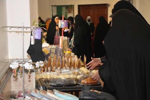 تصاویر/ برگزاری نمایشگاه محصولات خانگی طلاب خواهر ارومیه