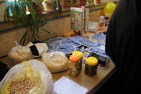 تصاویر/ برگزاری نمایشگاه محصولات خانگی طلاب خواهر ارومیه