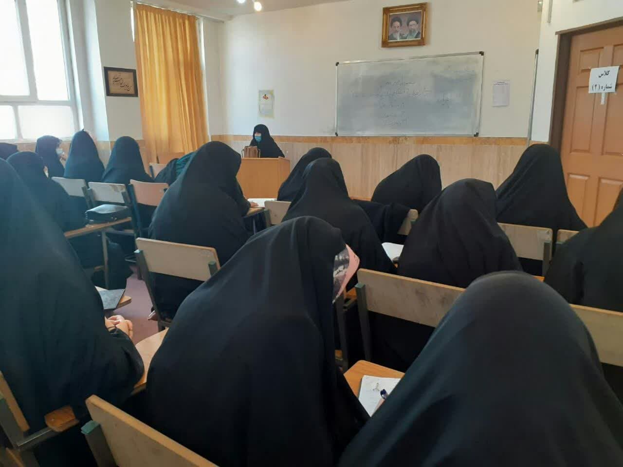 دشمنان به دنبال تضعیف ایمان جامعه هستند