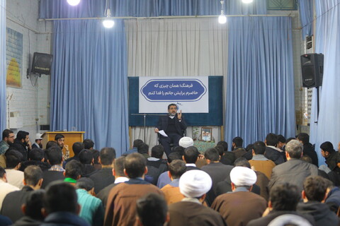 تصاویر / حضور وزیر فرهنگ و ارشاد اسلامی در مدرسه علمیه حقانی