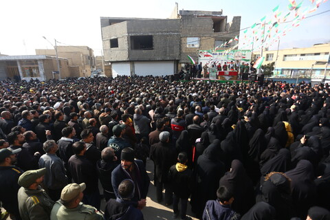 تشییع شهید مدافع امنیت مختار مومنی در خمینی شهر اصفهان
