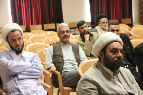 تصاویر/ جلسه خوانش بیانیه گام دوم انقلاب در اصفهان