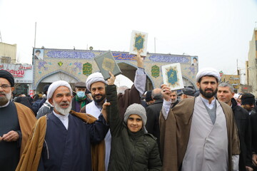 تصاویر/ اجتماع نمازگزاران قم در محکومیت اهانت به ساحت قرآن کریم