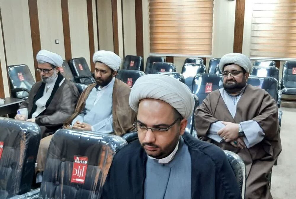 حضور پررنگ و فعال جوانان در مساجد مستلزم تقویت برنامههای مذهبی است