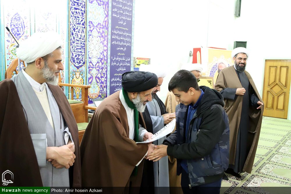 طلاب برتر مدرسه علمیه حضرت ولیعصر(عج) سامن تجلیل شدند + عکس