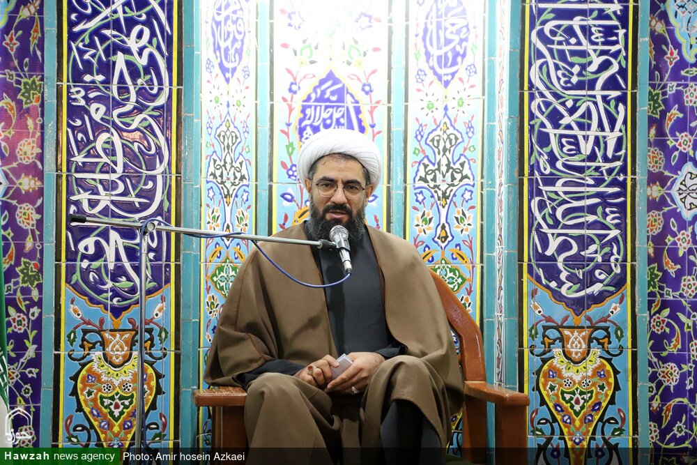 استاد روشندل و پیشکسوت حوزه علمیه همدان تجلیل شد + عکس