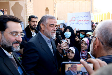 اعتراض مردم یزد به هنجارشکنی در نمایشگاه آرایشی و بهداشتی