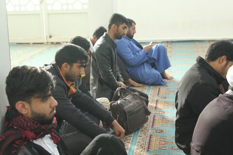 تصاویر/ برگزاری درس اخلاق برای طلاب مدرسه علمیه ولیعصر (عج) شهرستان رودان