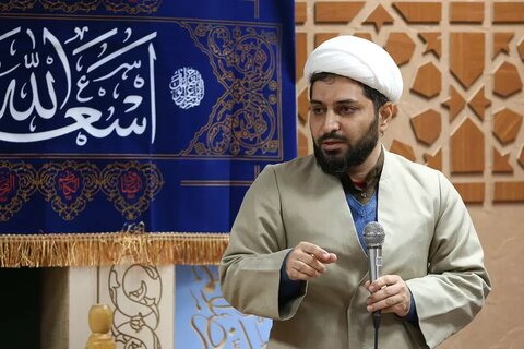 تصاویر / نشست صمیمانه روحانیان و طلاب نخبه و دیدار با دو تن از علمای قزوینی در شهر مقدس قم