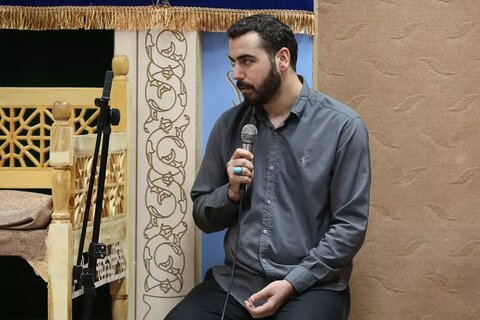 تصاویر / نشست صمیمانه روحانیان و طلاب نخبه و دیدار با دو تن از علمای قزوینی در شهر مقدس قم