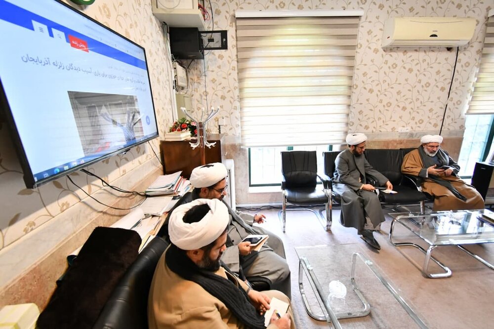 حوزه علمیه خوی پایگاه پشتیبانی زلزله زدگان شد